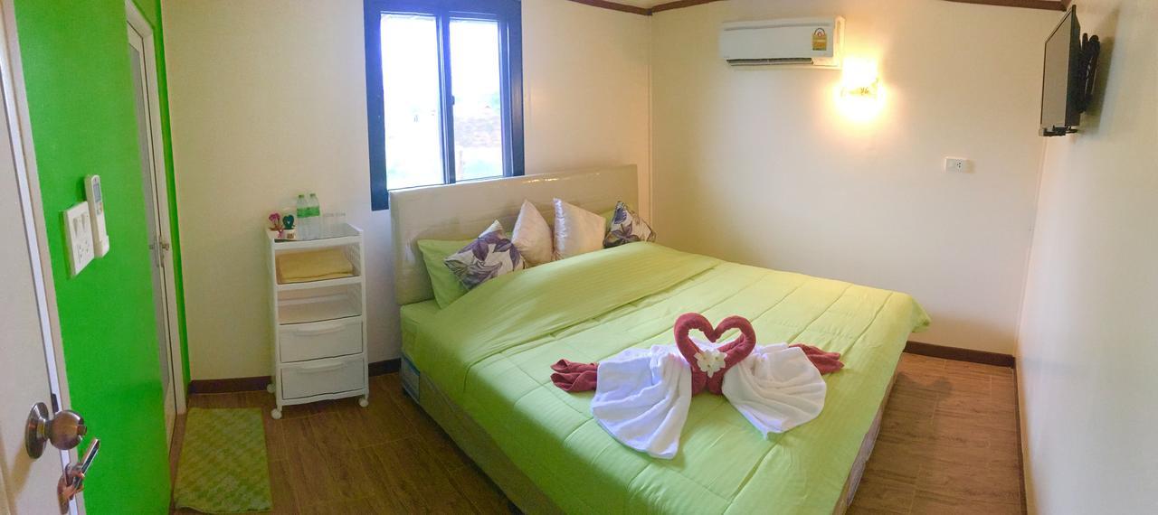 Hotel 4 Seasons Mini House Nakhon Si Thammarat Habitación foto